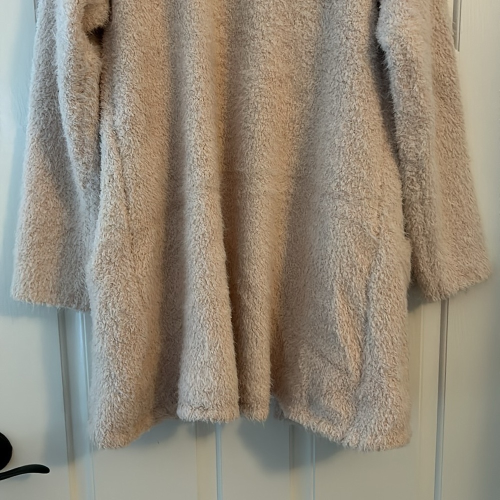 Super Soft, Comfortable Sweater - image 7